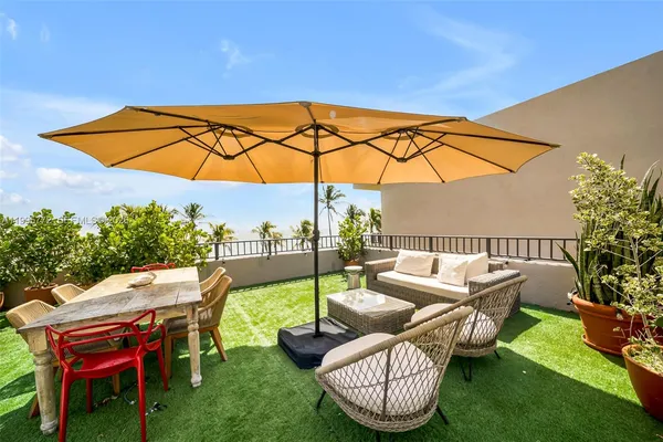 $4,450,000 | 201 Crandon Boulevard, Unit 175, Key Biscayne, FL 33149