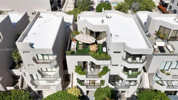 $4,450,000 | 201 Crandon Boulevard, Unit 175, Key Biscayne, FL 33149