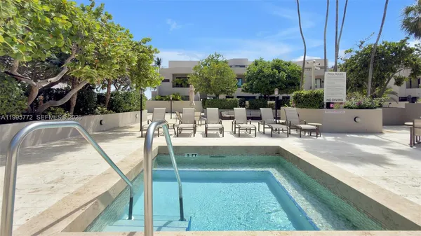 $4,450,000 | 201 Crandon Boulevard, Unit 175, Key Biscayne, FL 33149