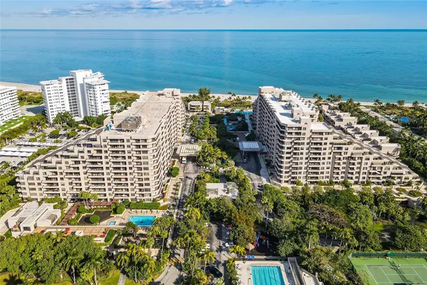 $4,450,000 | 201 Crandon Boulevard, Unit 175, Key Biscayne, FL 33149