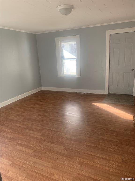 518 North Locust Street Adrian, MI 49221 - Photo 3 of 13