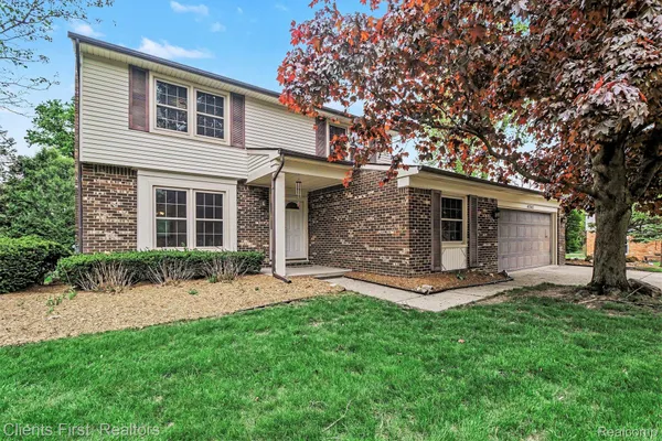$575,000 | 42542 Knollwood Court, Northville, MI 48168