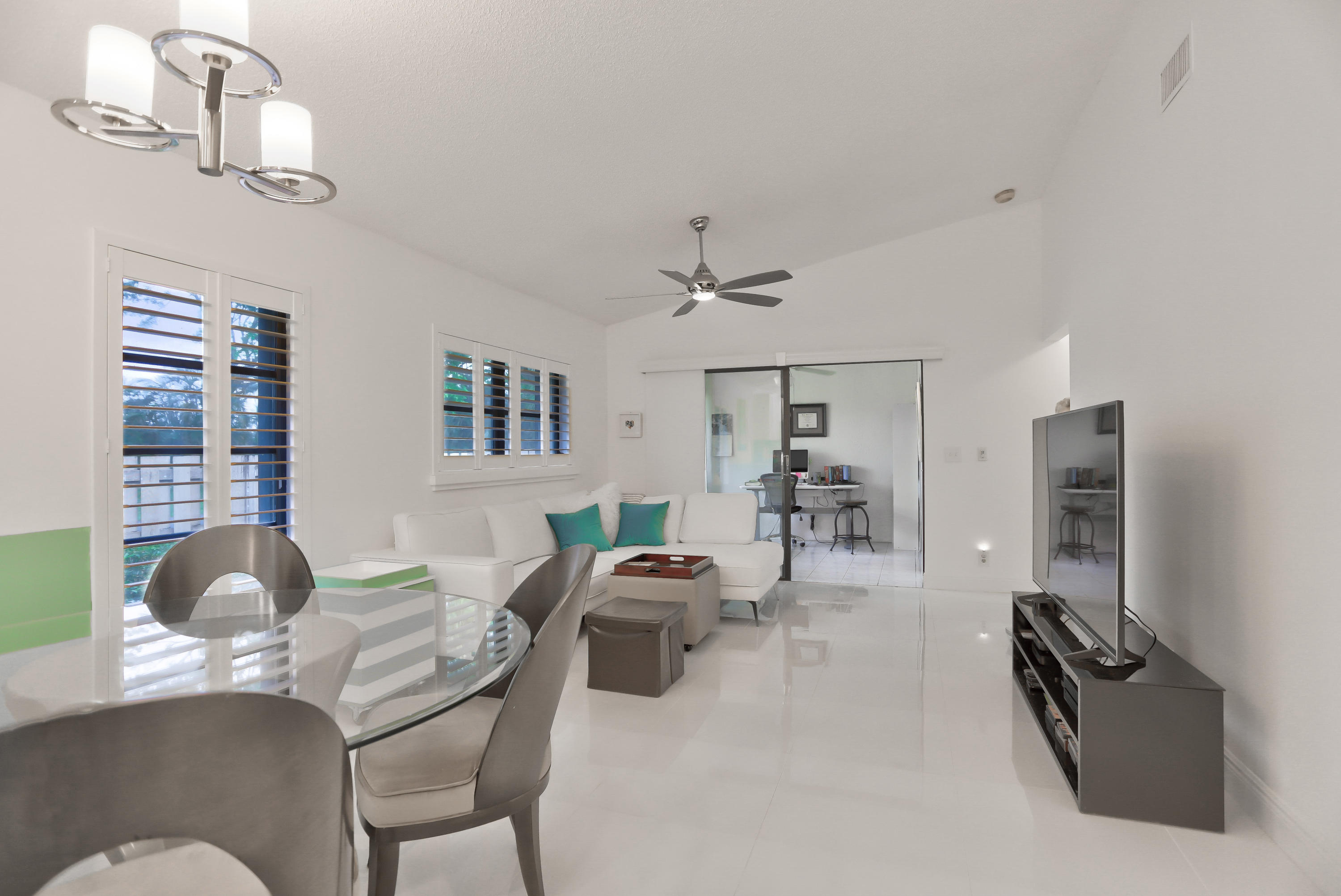 8042 Summerview Terrace Boca Raton, FL 33496 - Photo 14 of 24 IMG_6075_6_7_8_9