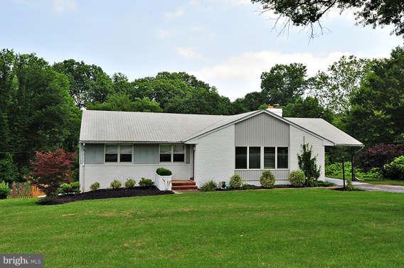 9059 Dunloggin Road Ellicott City, MD 21042 - Photo 2 of 26 Exterior (Front)