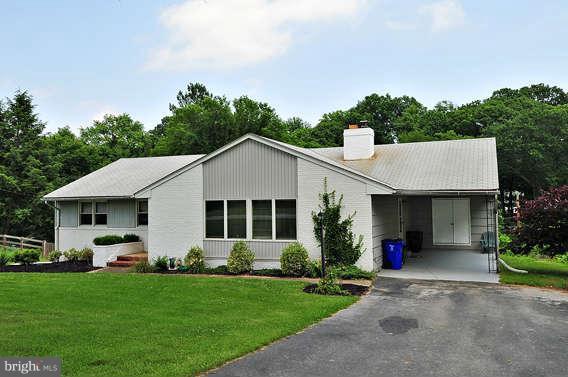 9059 Dunloggin Road Ellicott City, MD 21042 - Photo 3 of 26 Exterior (Front)