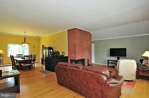9059 Dunloggin Road Ellicott City, MD 21042 - Photo 7 of 26 Living Room