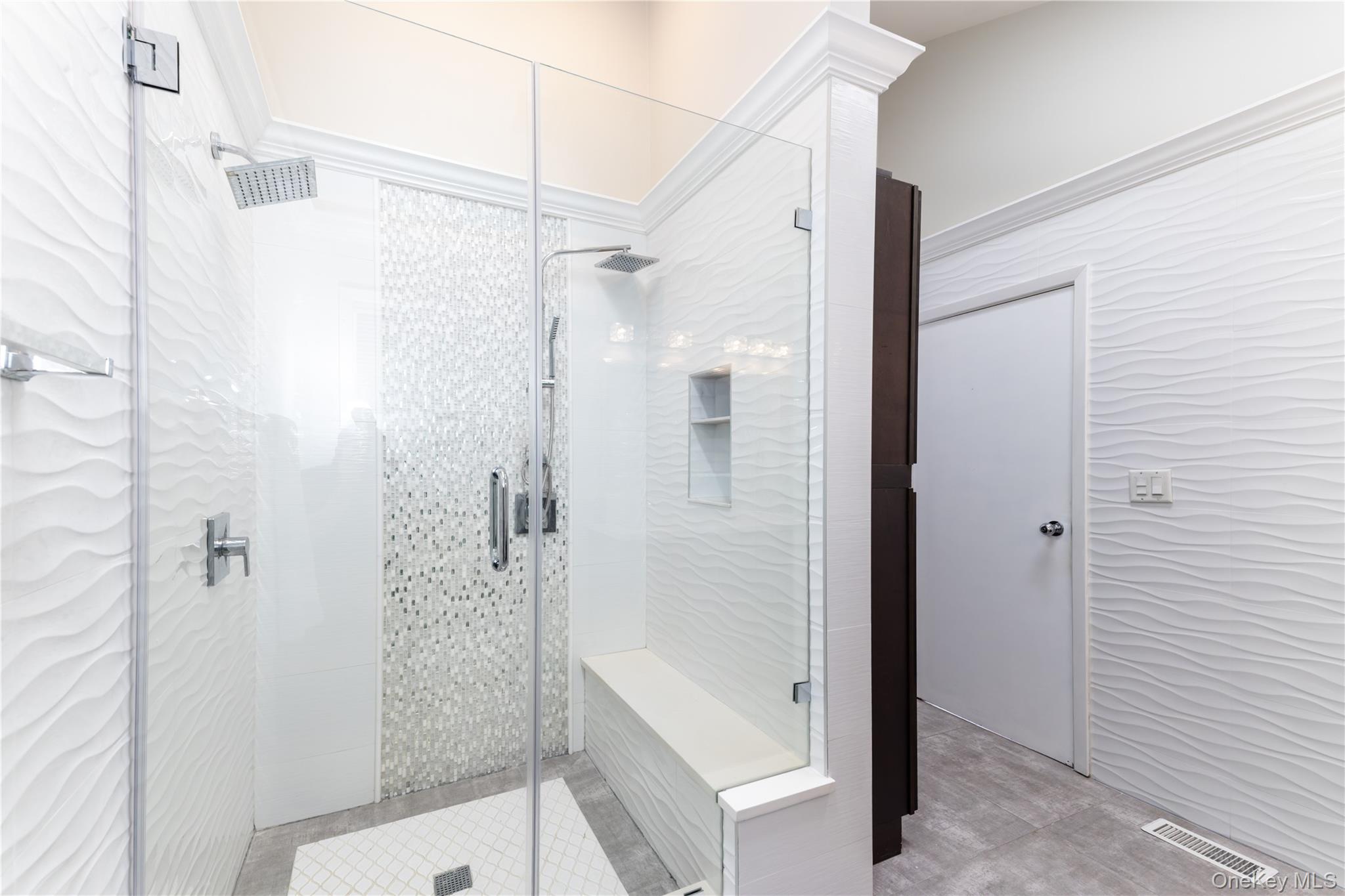 2590 Riverside Drive Wantagh, NY 11793 - Photo 12 of 27
