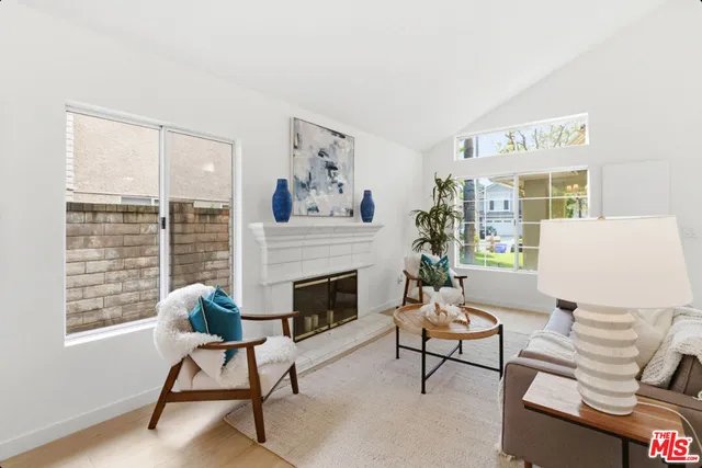 $999,999 | 28360 Easton Lane, Santa Clarita, CA 91350