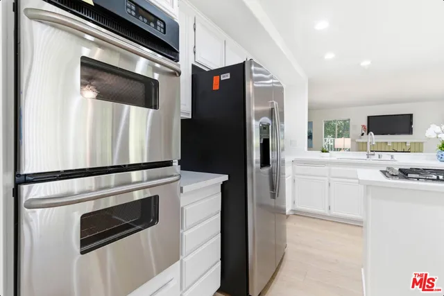 $999,999 | 28360 Easton Lane, Santa Clarita, CA 91350