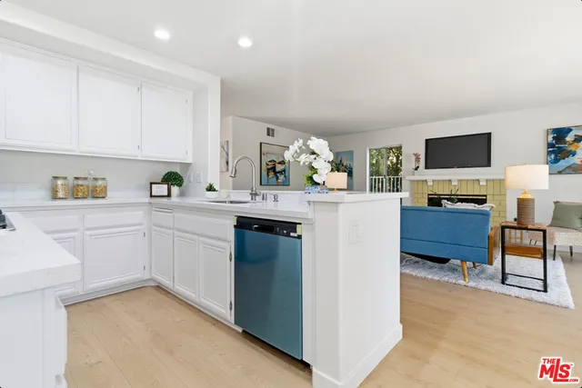 $999,999 | 28360 Easton Lane, Santa Clarita, CA 91350