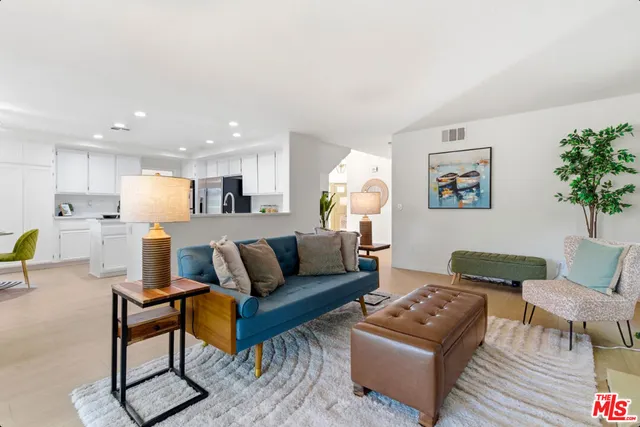 $999,999 | 28360 Easton Lane, Santa Clarita, CA 91350