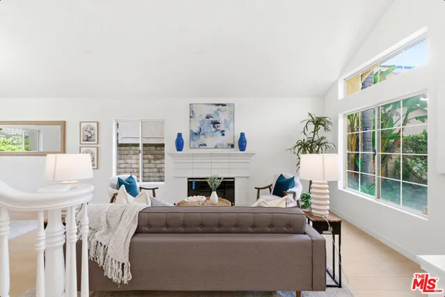 $999,999 | 28360 Easton Lane, Santa Clarita, CA 91350