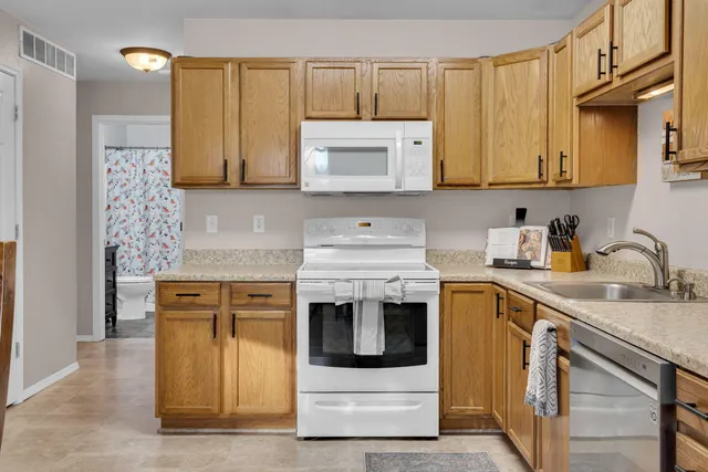 $259,900 | 232 Greenvalley Court, Jerome, MI 49249