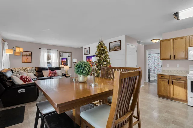 $259,900 | 232 Greenvalley Court, Jerome, MI 49249