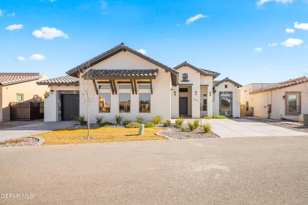 $949,999 | 5646 River Run Street, El Paso, TX 79932