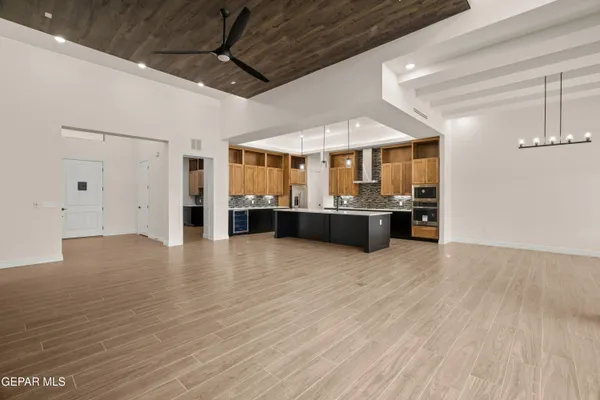 $949,999 | 5646 River Run Street, El Paso, TX 79932