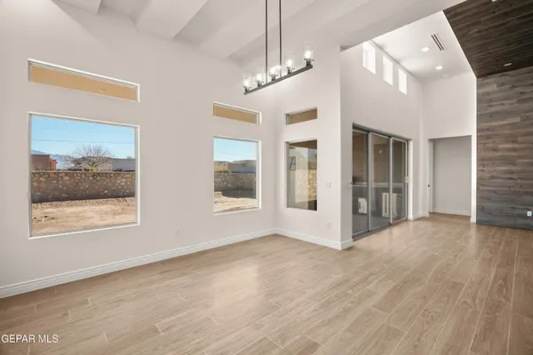$949,999 | 5646 River Run Street, El Paso, TX 79932