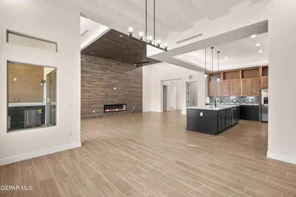 $949,999 | 5646 River Run Street, El Paso, TX 79932