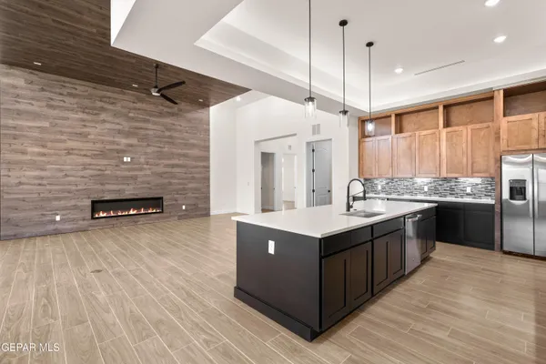 $949,999 | 5646 River Run Street, El Paso, TX 79932