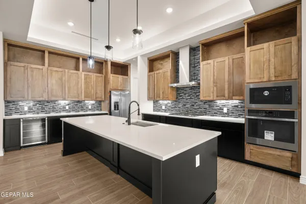 $949,999 | 5646 River Run Street, El Paso, TX 79932