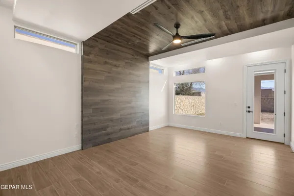 $949,999 | 5646 River Run Street, El Paso, TX 79932