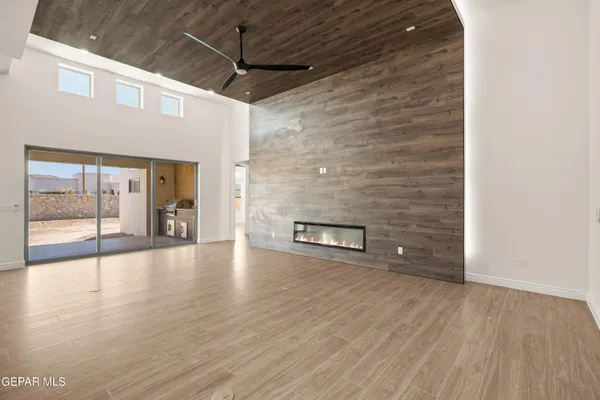 $949,999 | 5646 River Run Street, El Paso, TX 79932