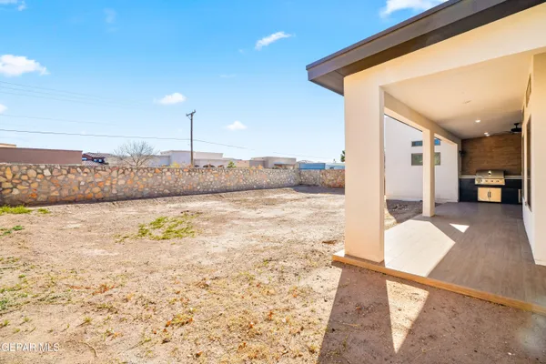 $949,999 | 5646 River Run Street, El Paso, TX 79932