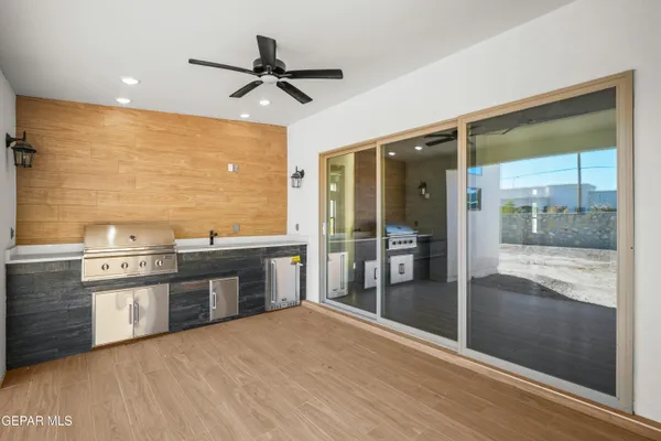 $949,999 | 5646 River Run Street, El Paso, TX 79932