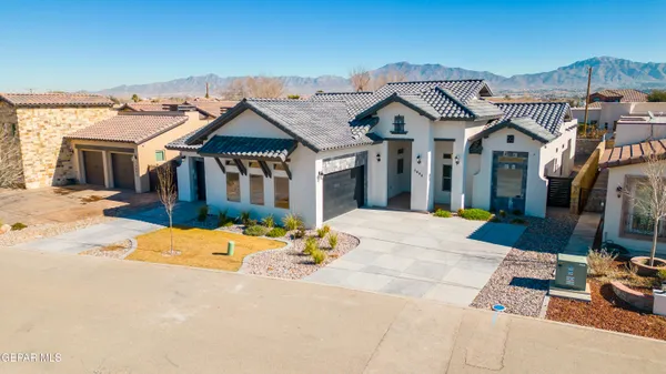 $949,999 | 5646 River Run Street, El Paso, TX 79932