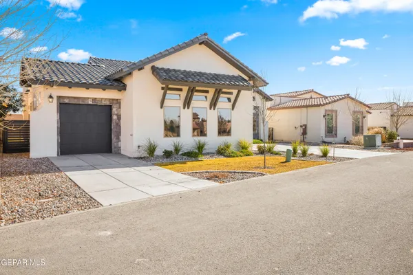 $949,999 | 5646 River Run Street, El Paso, TX 79932