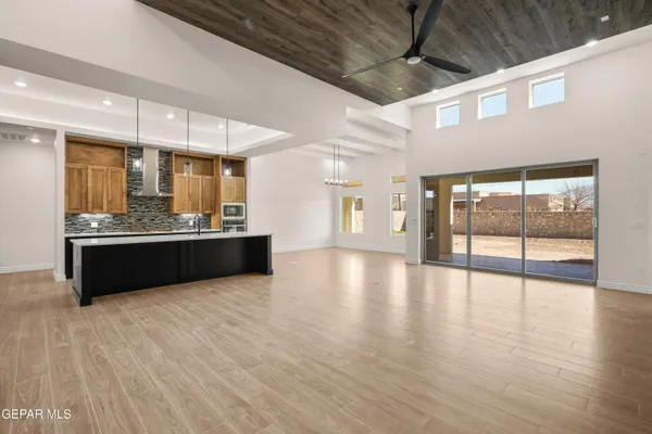 $949,999 | 5646 River Run Street, El Paso, TX 79932