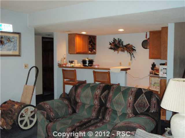 6935 Franciville Road Colorado Springs, CO 80908 - Photo 9 of 19 Gallery Image 9