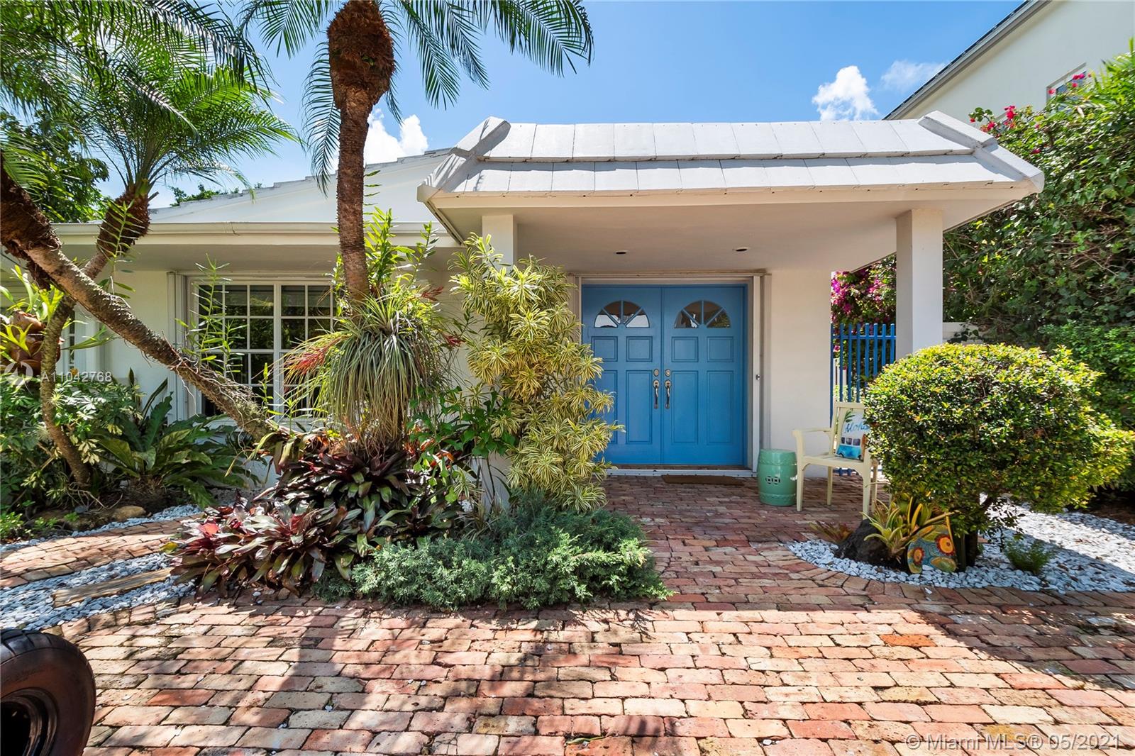 380 Ridgewood Road Key Biscayne, FL 33149 - Photo 1 of 31