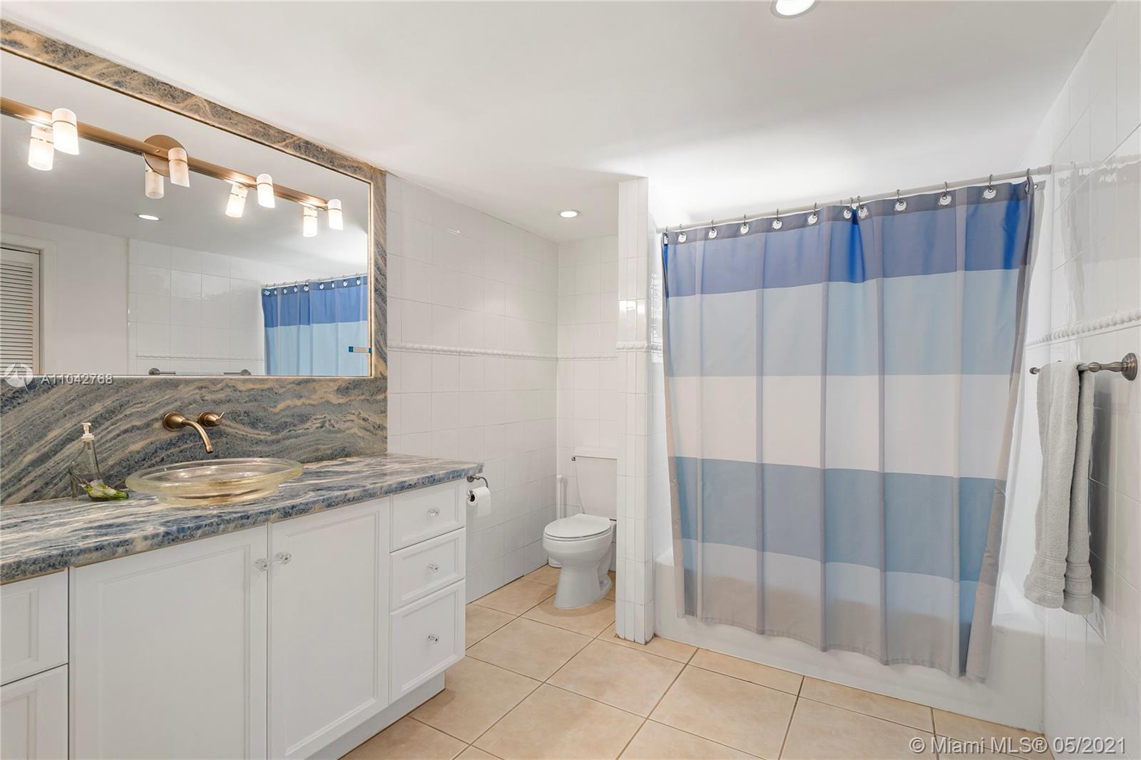 380 Ridgewood Road Key Biscayne, FL 33149 - Photo 15 of 31
