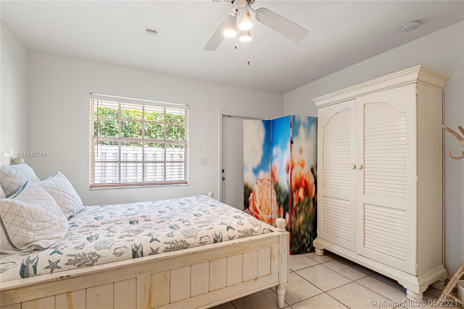 380 Ridgewood Road Key Biscayne, FL 33149 - Photo 17 of 31