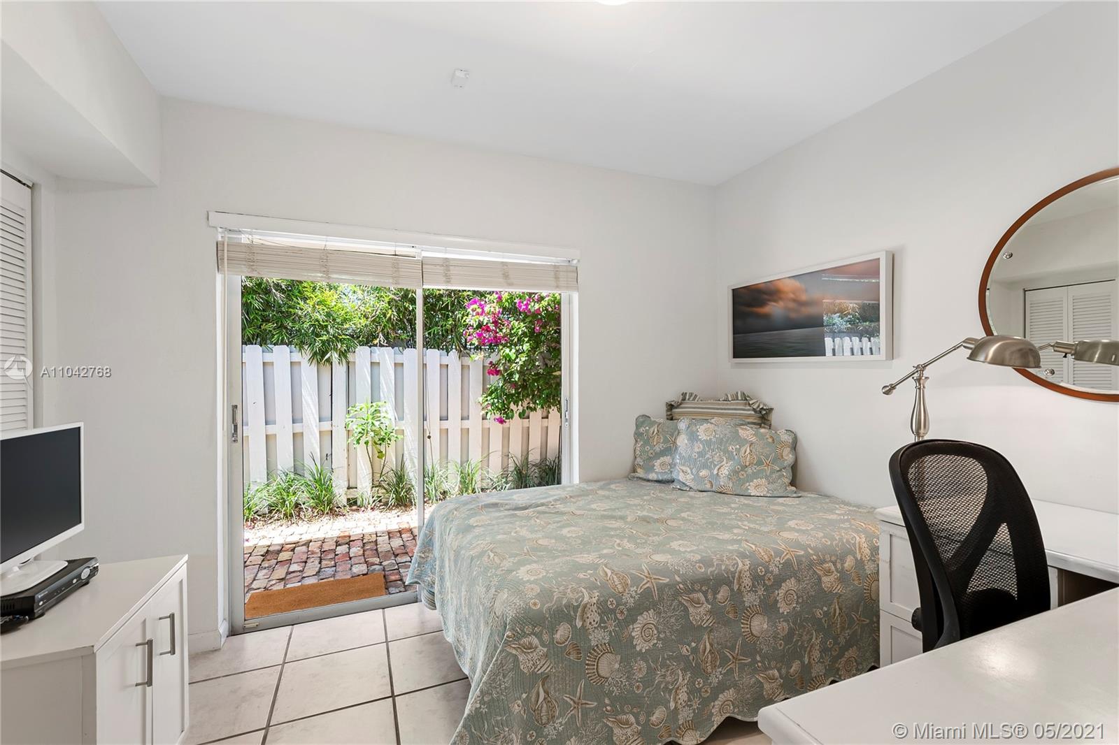 380 Ridgewood Road Key Biscayne, FL 33149 - Photo 21 of 31