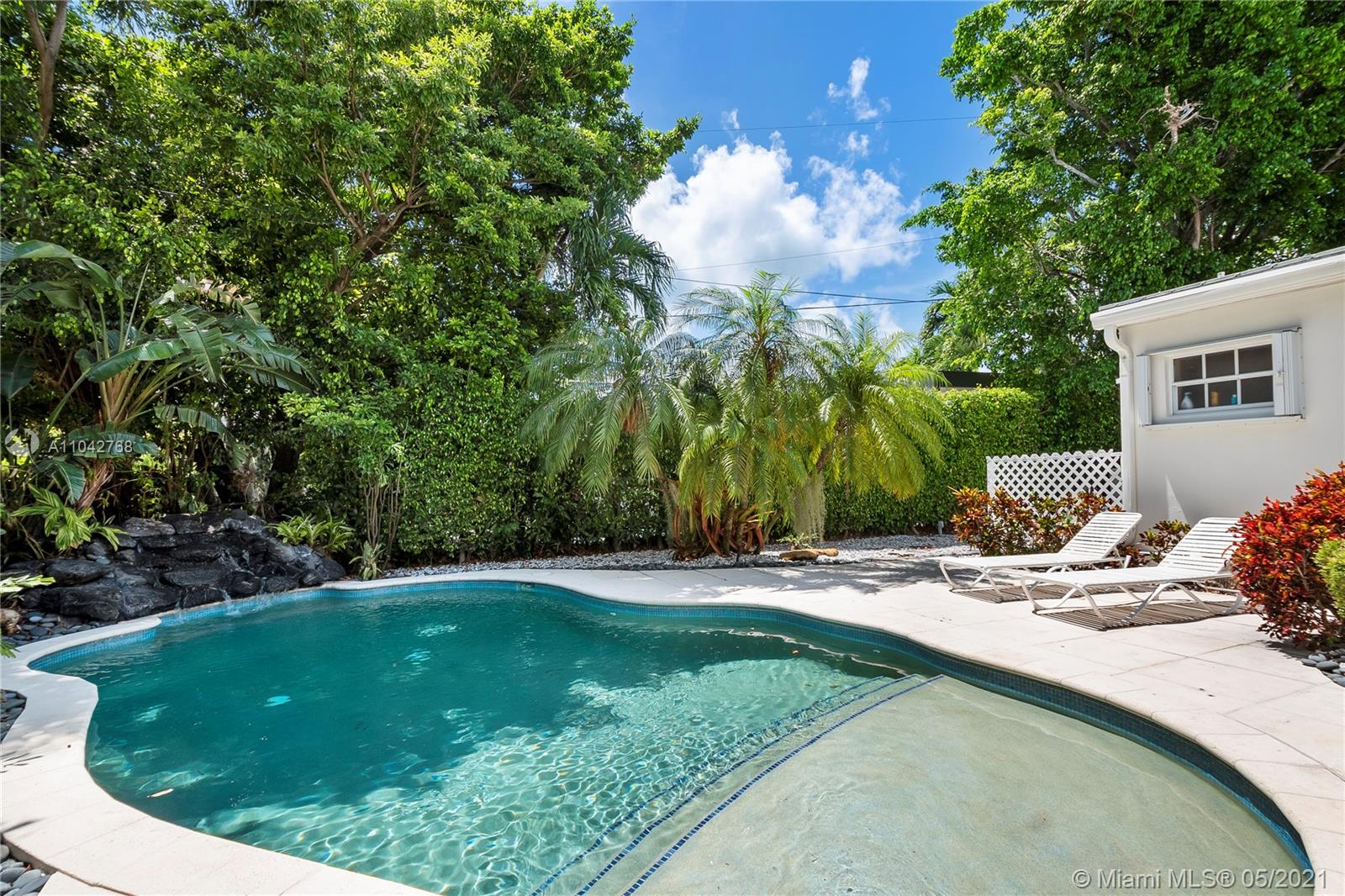380 Ridgewood Road Key Biscayne, FL 33149 - Photo 24 of 31