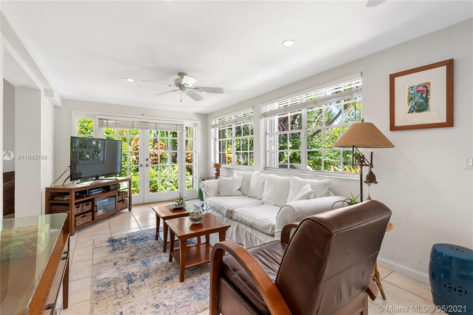 380 Ridgewood Road Key Biscayne, FL 33149 - Photo 8 of 31