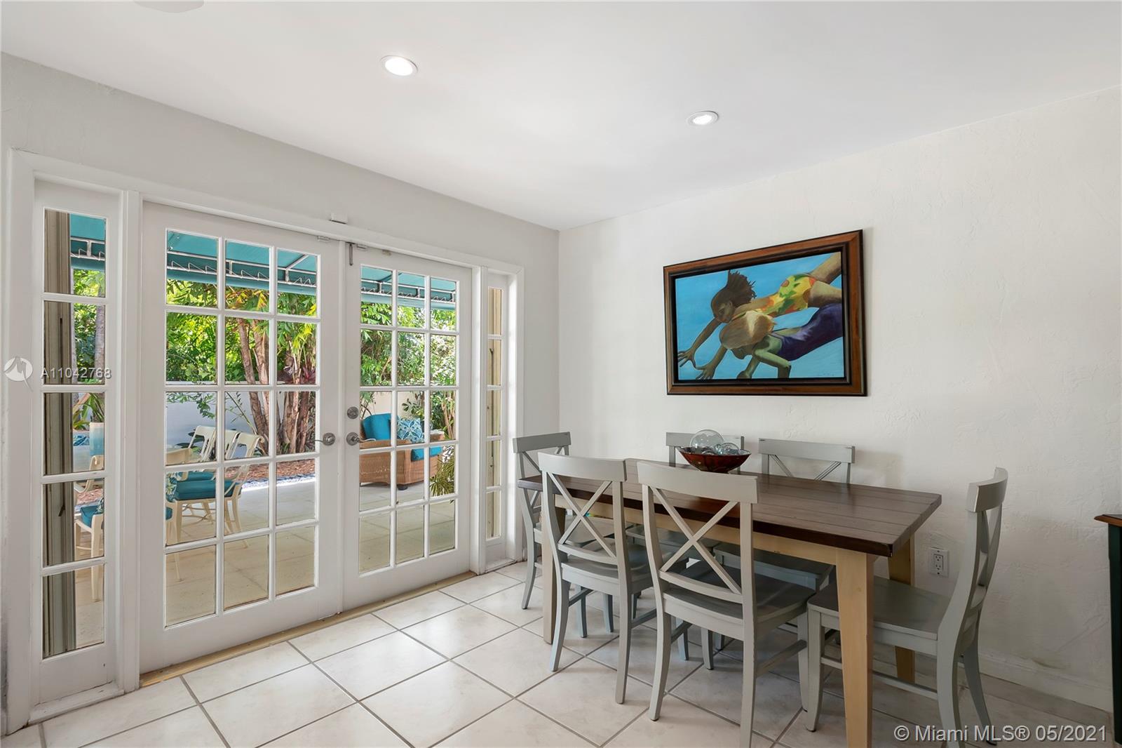 380 Ridgewood Road Key Biscayne, FL 33149 - Photo 9 of 31