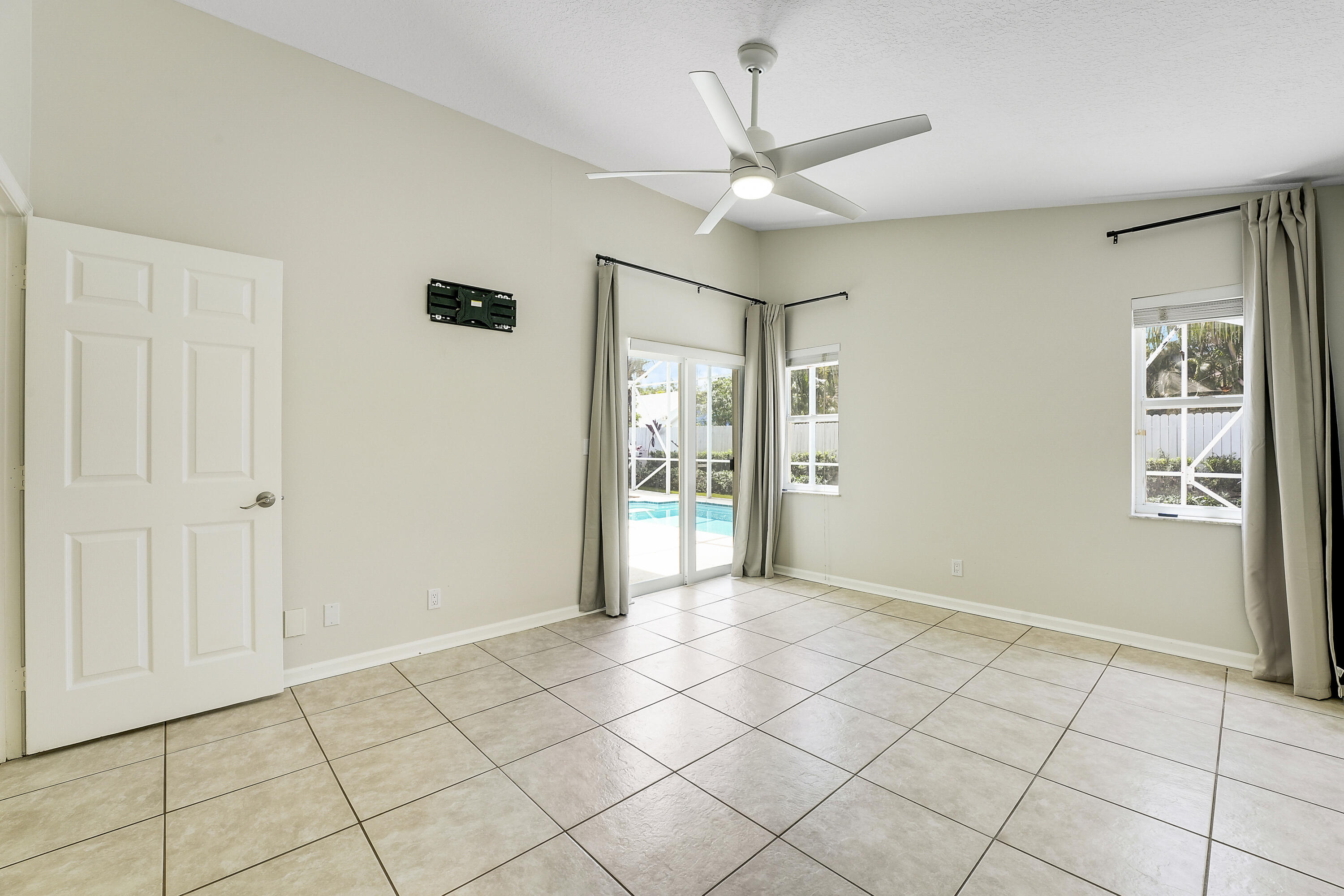 6334 Barbara Street Jupiter, FL 33458 - Photo 19 of 38 House-18