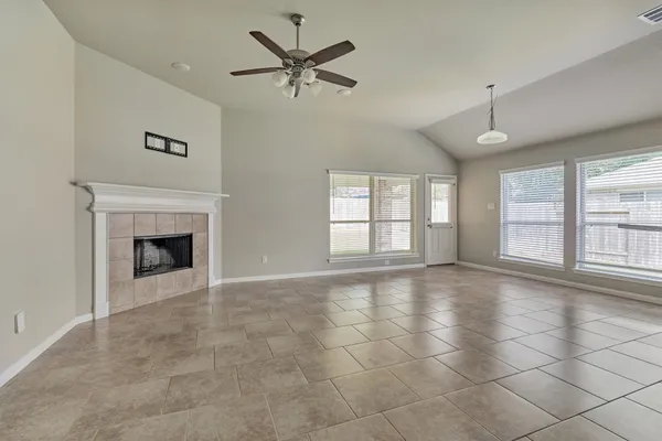 $2,200 | 3303 Woodchuck Road, Montgomery, TX 77356