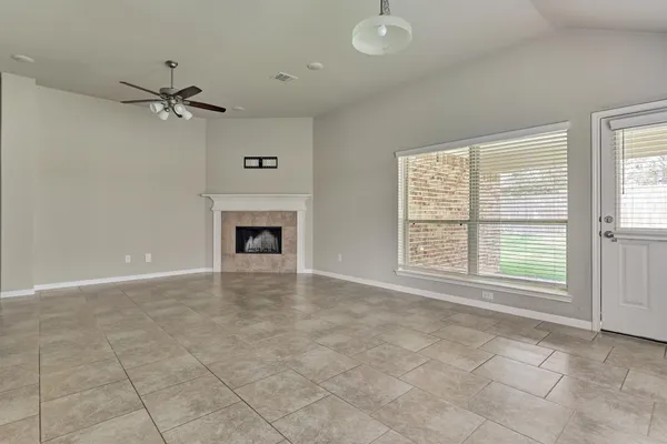 $2,200 | 3303 Woodchuck Road, Montgomery, TX 77356