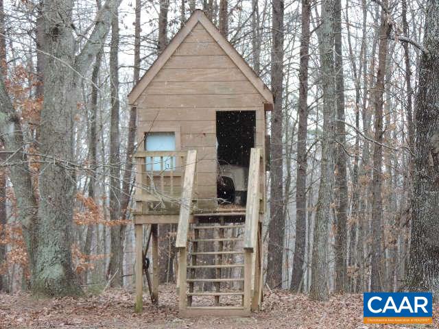 6451 Bell Road Dillwyn, VA 23936 - Photo 18 of 18 a front view of a house with a tree