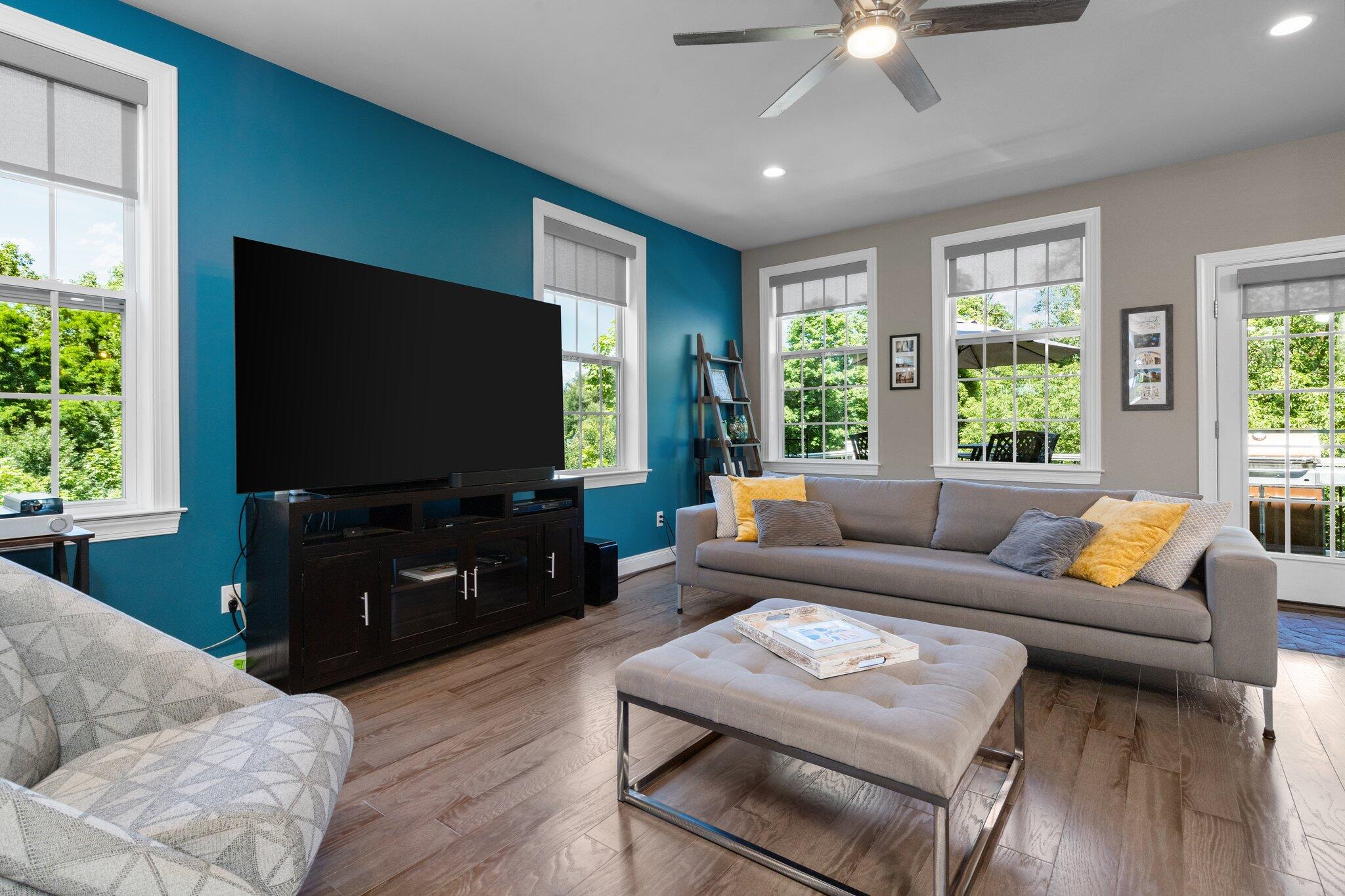 42844 Cardinal Way Novi, MI 48375 - Photo 15 of 66 Living Room