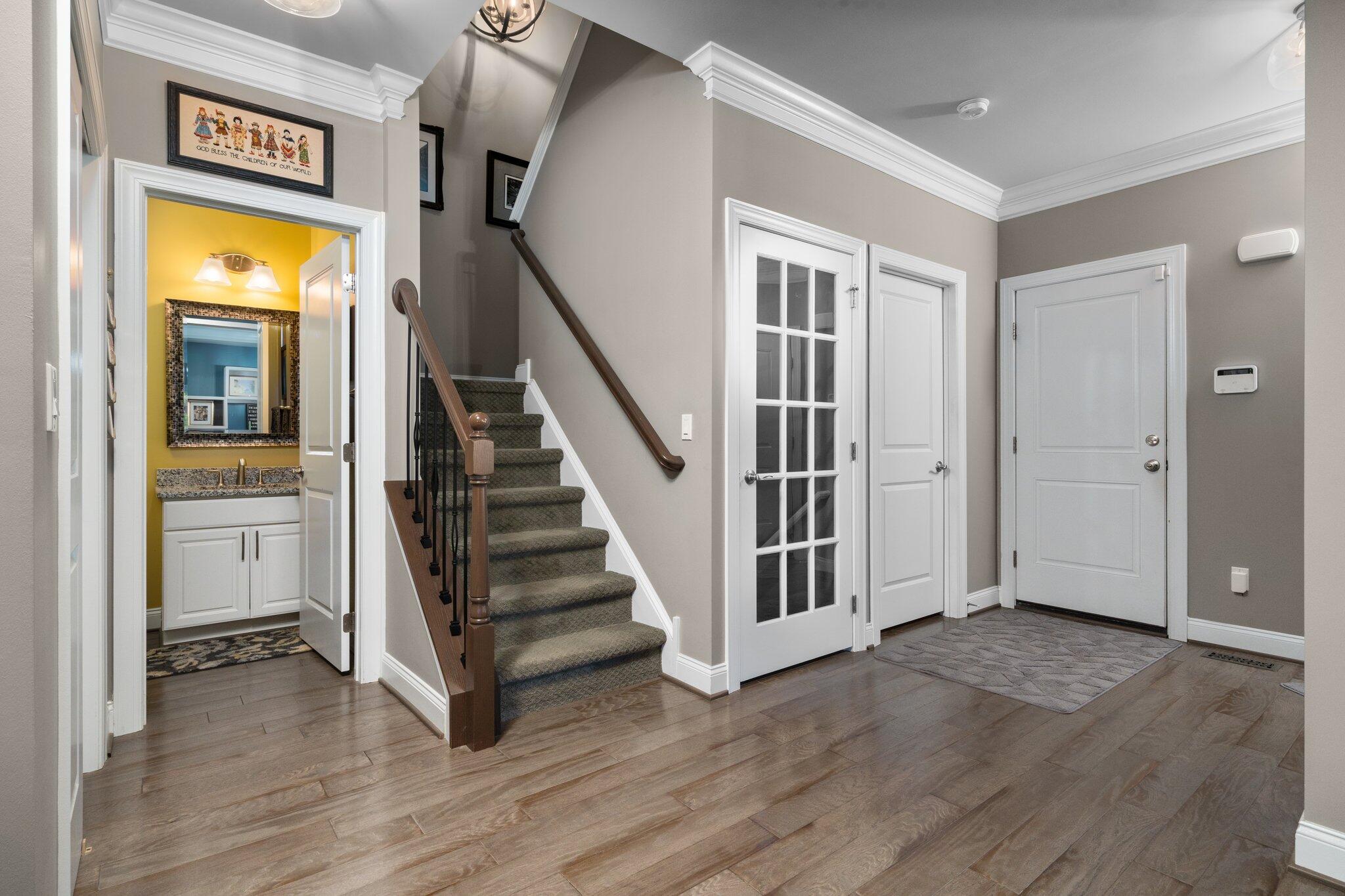 42844 Cardinal Way Novi, MI 48375 - Photo 26 of 66 Foyer