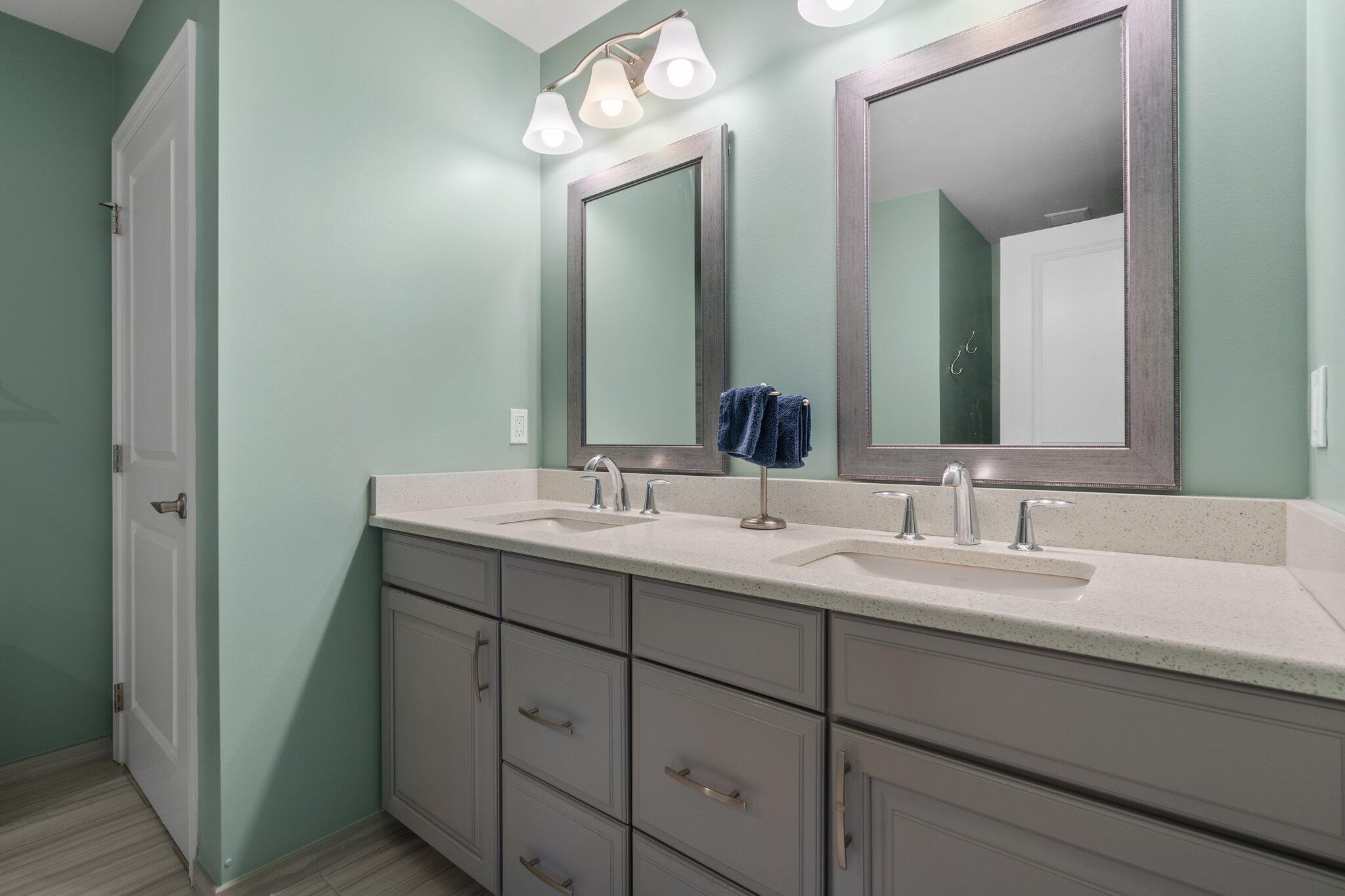 42844 Cardinal Way Novi, MI 48375 - Photo 30 of 66 Primary Bath
