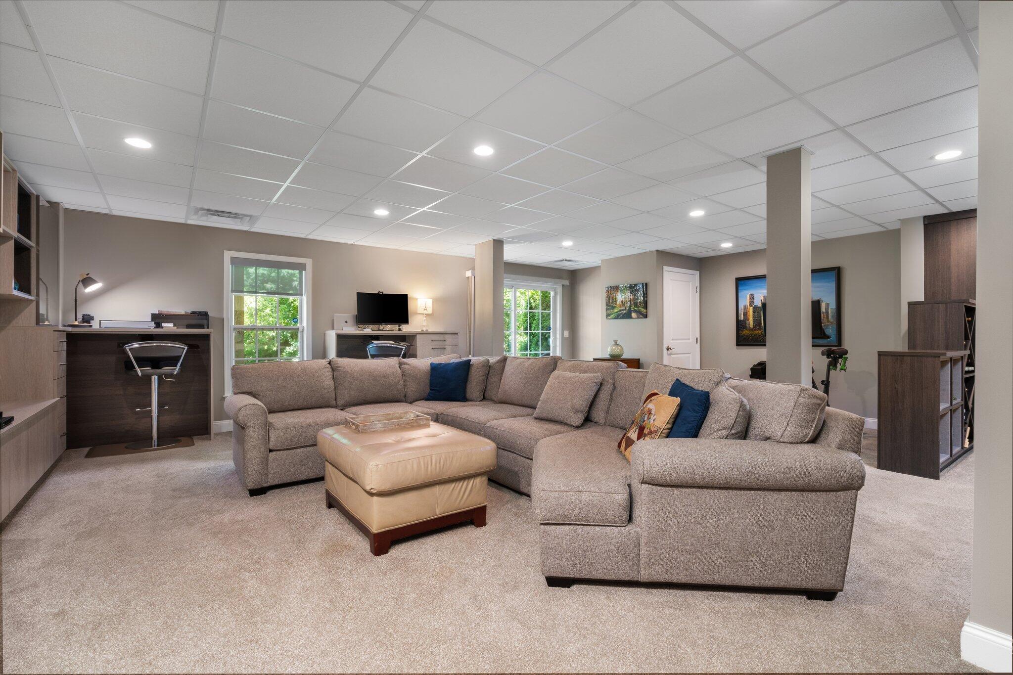 42844 Cardinal Way Novi, MI 48375 - Photo 42 of 66 Family Room
