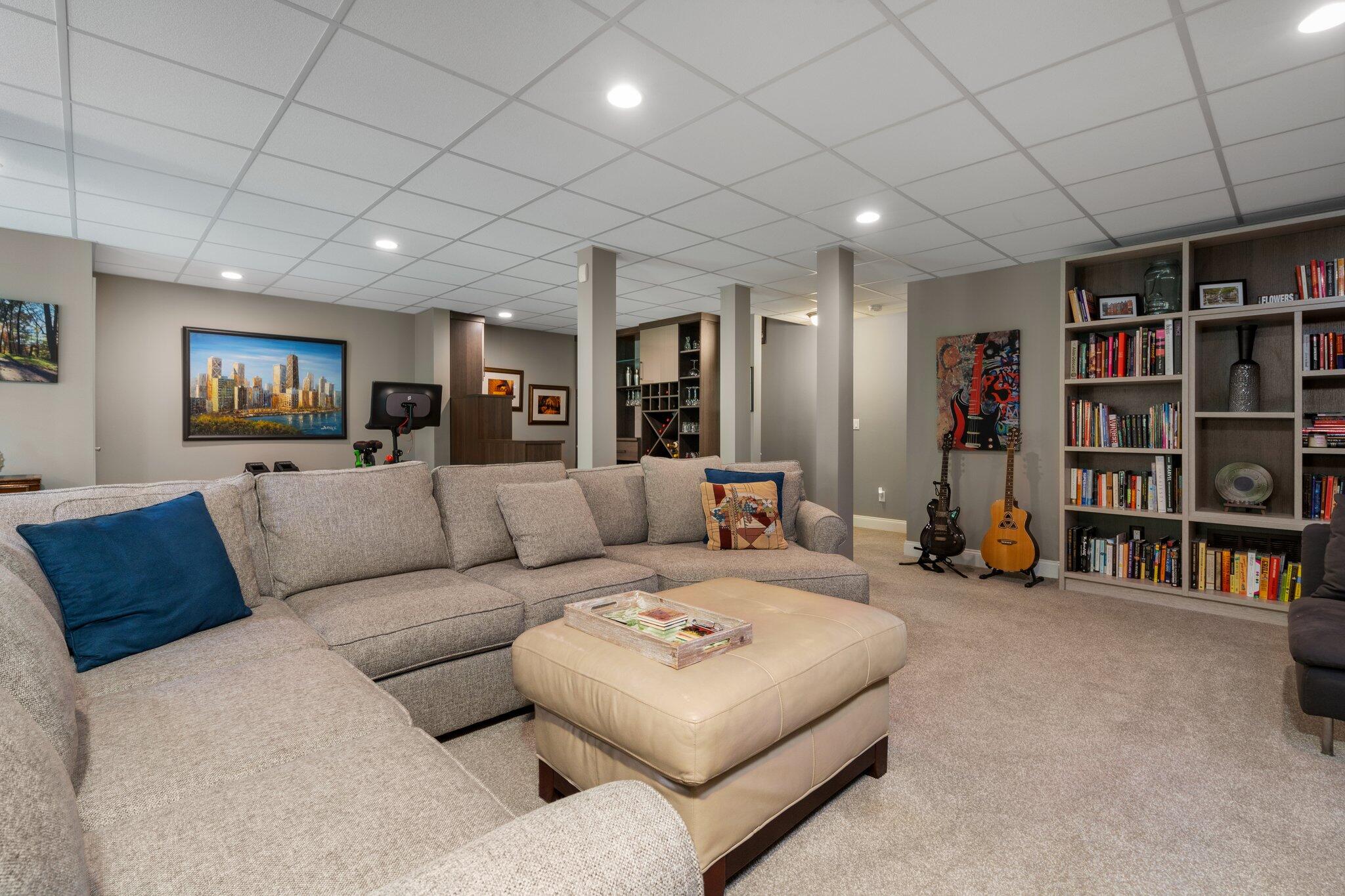 42844 Cardinal Way Novi, MI 48375 - Photo 45 of 66 Family Room