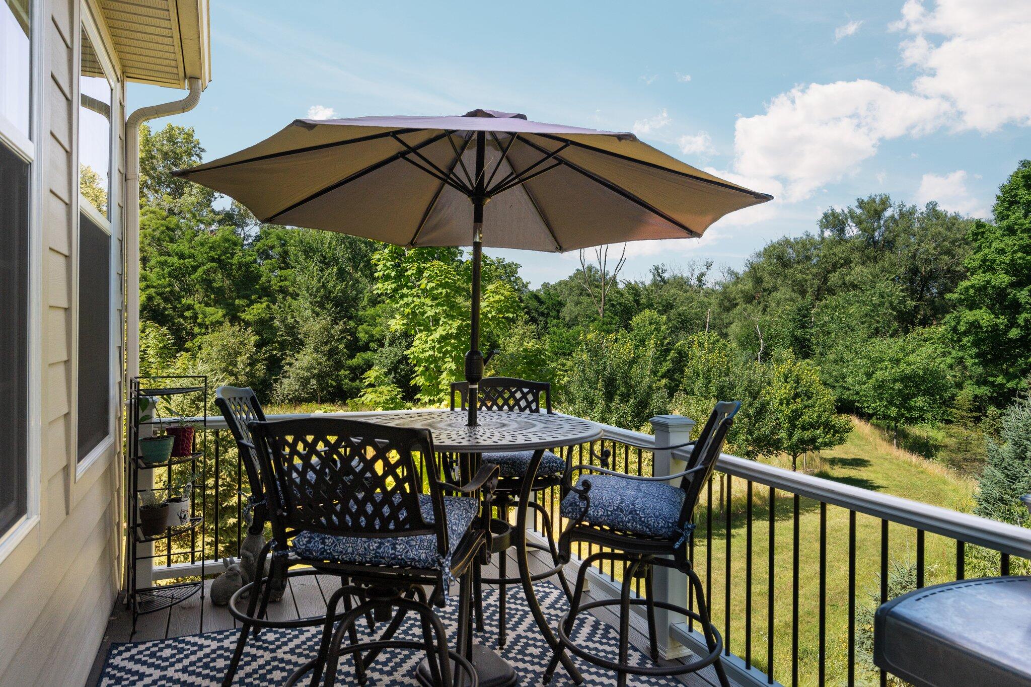 42844 Cardinal Way Novi, MI 48375 - Photo 47 of 66 Deck