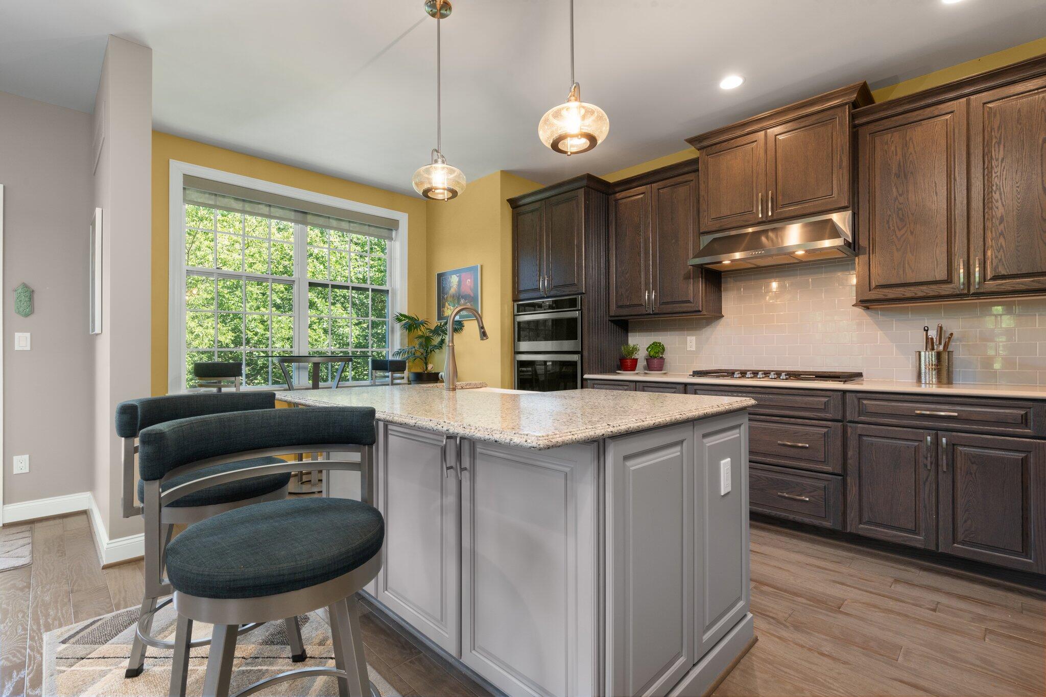 42844 Cardinal Way Novi, MI 48375 - Photo 6 of 66 Island Eating Space